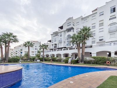 Venta de piso con piscina y terraza en Salobreña, Paseo marítimo