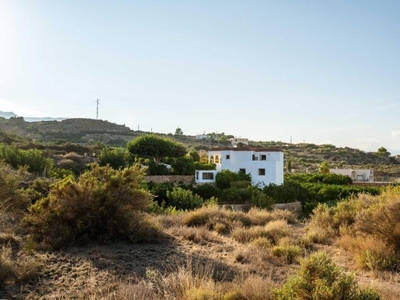 Casa con terreno en Alhama de Almería