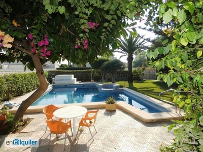 Alquiler casa piscina y terraza Roquetas