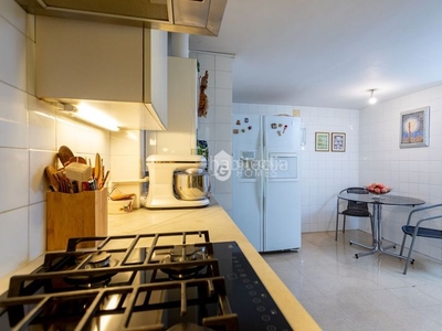 Apartamento con 4 habitaciones con ascensor, calefacción y aire acondicionado en Girona
