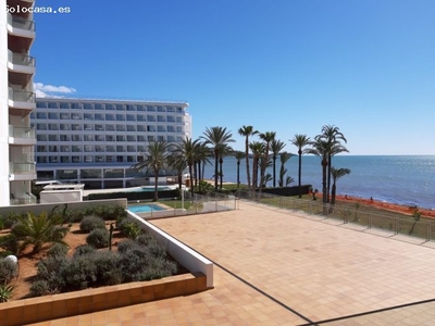 Apartamento dúplex de lujo frente a la playa en venta en Bossa del Mar, Ibiza