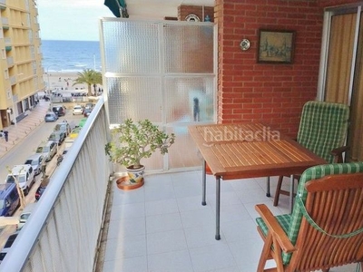 Apartamento fantástico apartamento con vistas al mar y garaje. en Cullera