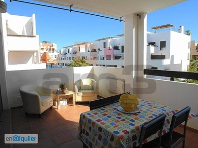 Apartamento situado en urbanización en primera linea de la playa de Vera.