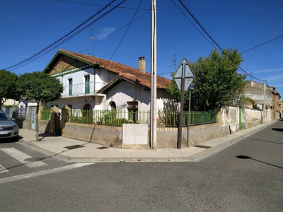 Casa con terreno en Corella