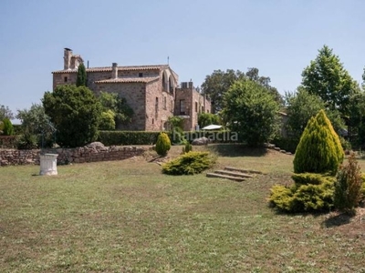 Masía restaurante del siglo xiv en canet de fals en Fonollosa