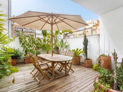 Piso de 139m² con 25m² terraza en venta en Eixample Derecho