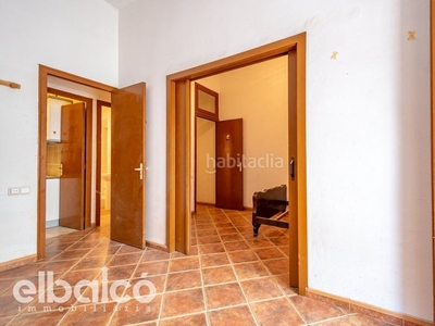 Piso en granada 4 piso , con 219 m2, 8 habitaciones y 1 baños y trastero. en Tarragona