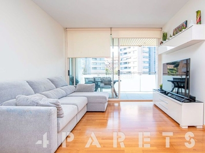 Piso espectacular piso esquinero de 4 habitaciones con amplio balcón y plaza de parking en via europa en Mataró