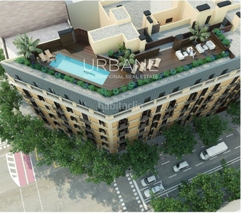 Piso en venta , con 158 m2, 4 habitaciones y 2 baños, piscina, ascensor, aire acondicionado y calefacción aire acondicionado. en Barcelona