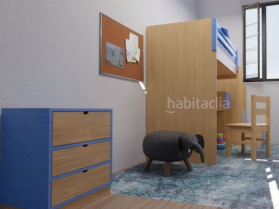 Planta baja con 3 habitaciones con ascensor, calefacción y aire acondicionado en Terrassa