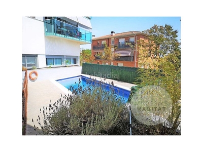 Planta baja con terraza 100 m2 y piscina comunitaria en Tordera