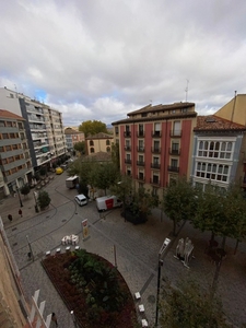 Venta de piso con terraza en Centro (Logroño)