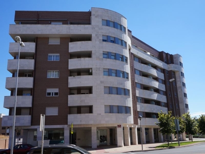 Venta de piso con terraza en sur - universidad - los lirios (Logroño)