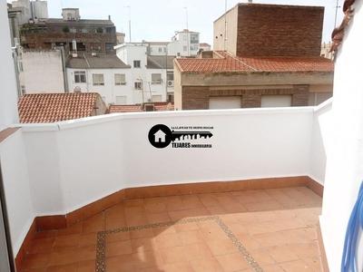 Alquiler de ático en Carretas - Huerta de Marzo - La Pajarita de 3 habitaciones con terraza y muebles