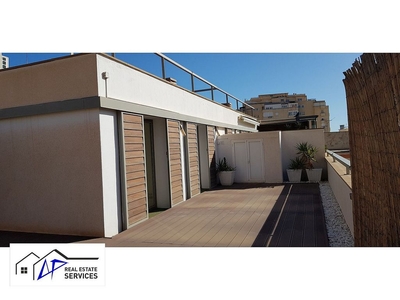 Alquiler de ático en Centro - Almería de 3 habitaciones con terraza y garaje