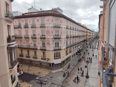 Alquiler de piso en calle De Alfonso I de 1 habitación con balcón y calefacción