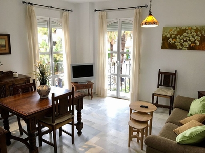 Alquiler de piso en calle González de Aguilar de 2 habitaciones con terraza y muebles