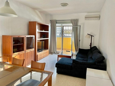 Alquiler de piso en El Cabanyal- El Canyamelar de 2 habitaciones con terraza y garaje