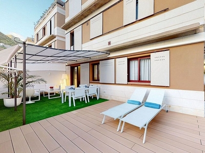 Alquiler de piso en Ifara - Urbanización Anaga de 2 habitaciones con terraza y garaje