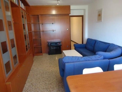 Alquiler de piso en Joc de la Bola - Camps d'Esports - Ciutat Jardí - Montcada de 3 habitaciones con muebles y balcón