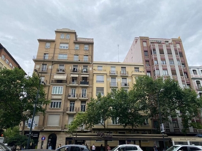 Alquiler de piso en paseo De Pamplona de 3 habitaciones con terraza y garaje