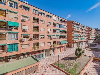 Piso en alquiler en Pajaritos - Plaza de Toros de 3 habitaciones con terraza y garaje
