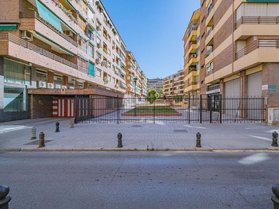 Piso en alquiler en Pajaritos - Plaza de Toros de 4 habitaciones con terraza y balcón