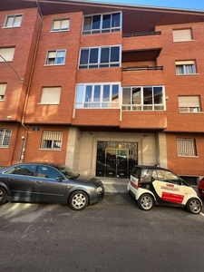 Alquiler de piso en Santo Tomás de 4 habitaciones con terraza y muebles