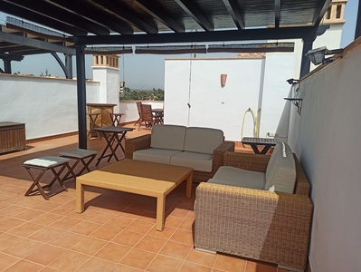 Ático en alquiler en avenida Ciudad de Alicante de 2 habitaciones con terraza y piscina