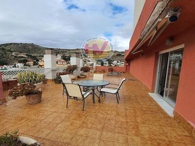 Ático en alquiler en calle Sant Antoni de 3 habitaciones con terraza y piscina