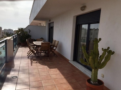 Ático en alquiler en Retamar de 2 habitaciones con terraza y piscina