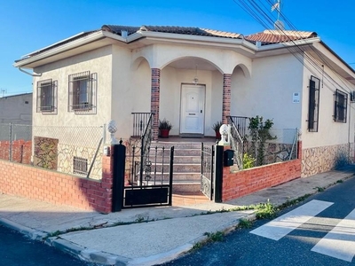 Casa 3 habitaciones de 243 m² en La Puebla de Montalbán (45516)