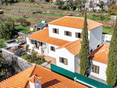 Casa 6 habitaciones de 211 m² en Alajeró (38812)