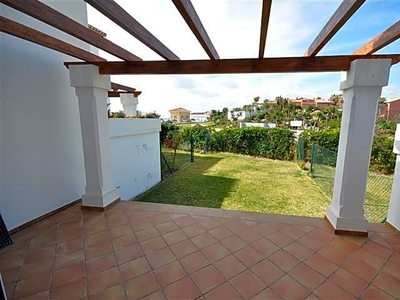 Casa adosada en venta en Guadalobón, Estepona