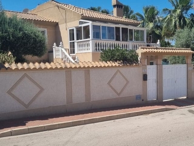 Chalet en venta en Los Balcones - Los Altos, Torrevieja, Alicante