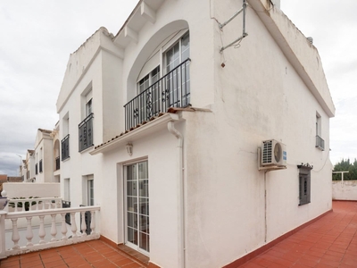 Chalet en venta en Santa Fe, Granada