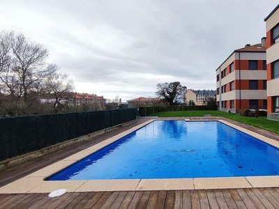 Dúplex en alquiler en calle Curros Enríquez de 3 habitaciones con piscina y garaje