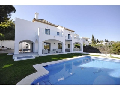 Espectacular Villa con inmejorable ubicacion en Nueva Andalucia