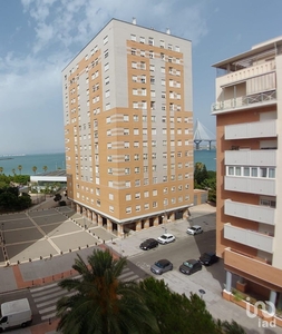 Piso 4 habitaciones de 100 m² en Cádiz (11012)