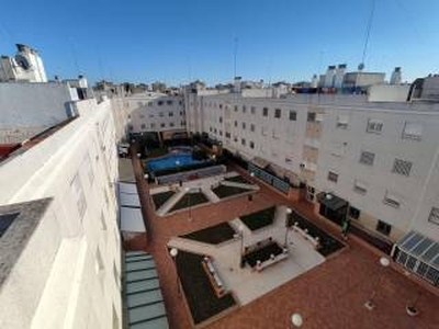 Piso de tres habitaciones 141 m², Pino Montano, Sevilla