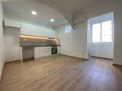 Piso de tres habitaciones buen estado, segunda planta, L'Antiga Esquerra de l'Eixample, Barcelona