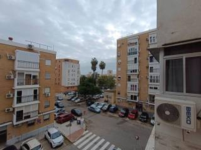 Piso de tres habitaciones Calle tartessos, San José-San Carlos-Fontanal, Sevilla