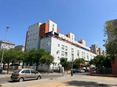Piso de tres habitaciones tercera planta, Avenida de las Ciencias-Emilio Lemos, Sevilla