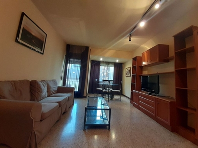 Piso en alquiler en calle De Serrablo de 4 habitaciones con muebles y balcón
