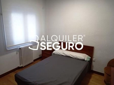 Piso en alquiler en Centro - Vitoria-Gasteiz de 2 habitaciones con terraza y calefacción