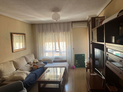 Piso en alquiler en Fátima de 4 habitaciones con garaje y muebles