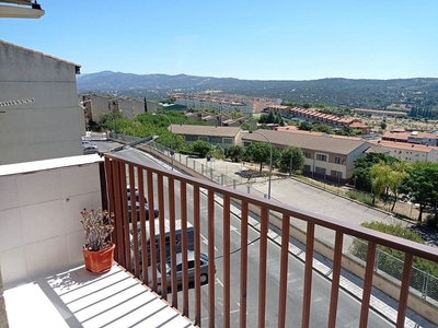 Piso en alquiler en Plasencia de 4 habitaciones con terraza y muebles