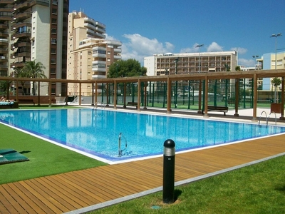 Piso en alquiler en Playa de Gandia de 4 habitaciones con terraza y piscina