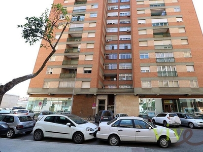 Piso en alquiler en Santiago de 3 habitaciones con terraza y calefacción