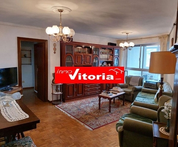 Piso en venta en Aranzabela - Aranbizkarra de 3 habitaciones con terraza y garaje